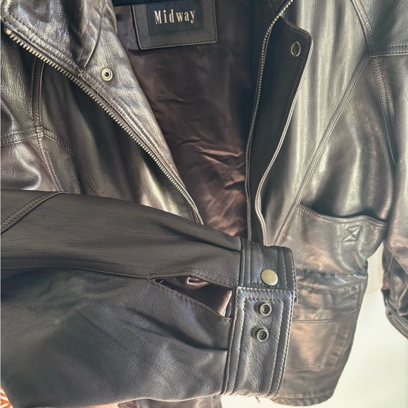 Vintage Chocolate Brown Leather Trench Jacket in Men’s Medium - Picture 7 of 15